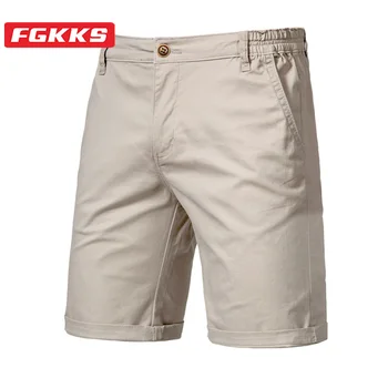 FGKKS 2023 Kültéri alkalmi rövidnadrág férfiaknak Stílusos karcsú tengerparti negyed nadrág Kiváló minőségű design Hot Street Wear rövidnadrág férfiaknak